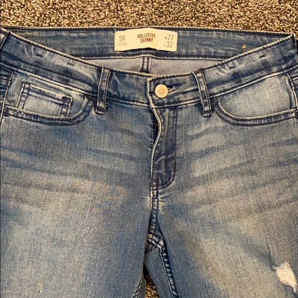 Lightly distressed Hollister jeans - Picture 5 of 6
